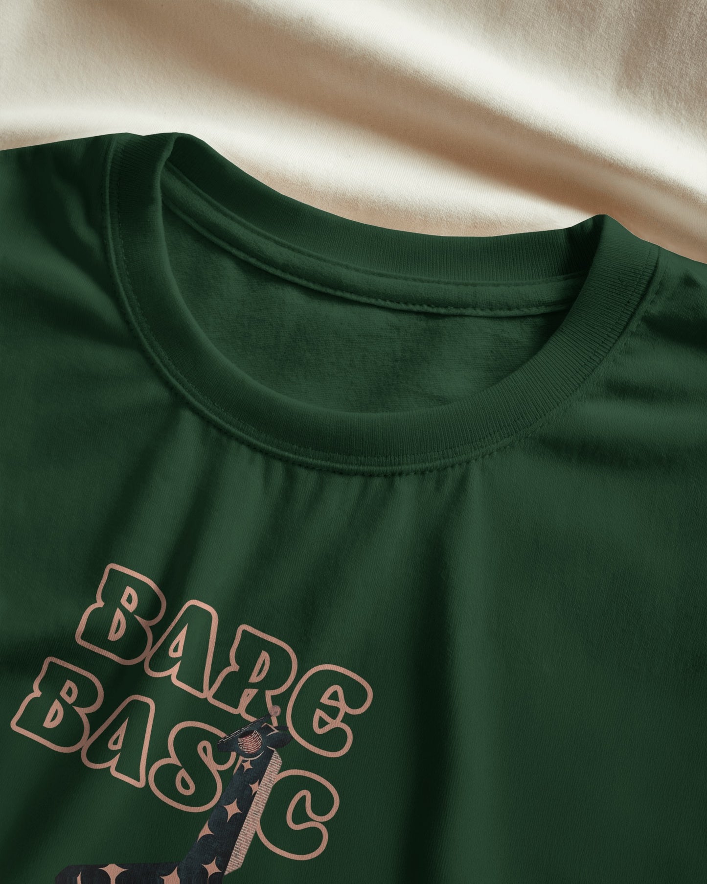 "Bare Basic Giraffe T-shirt - Trendy Green Unisex Tee with Starry Design"